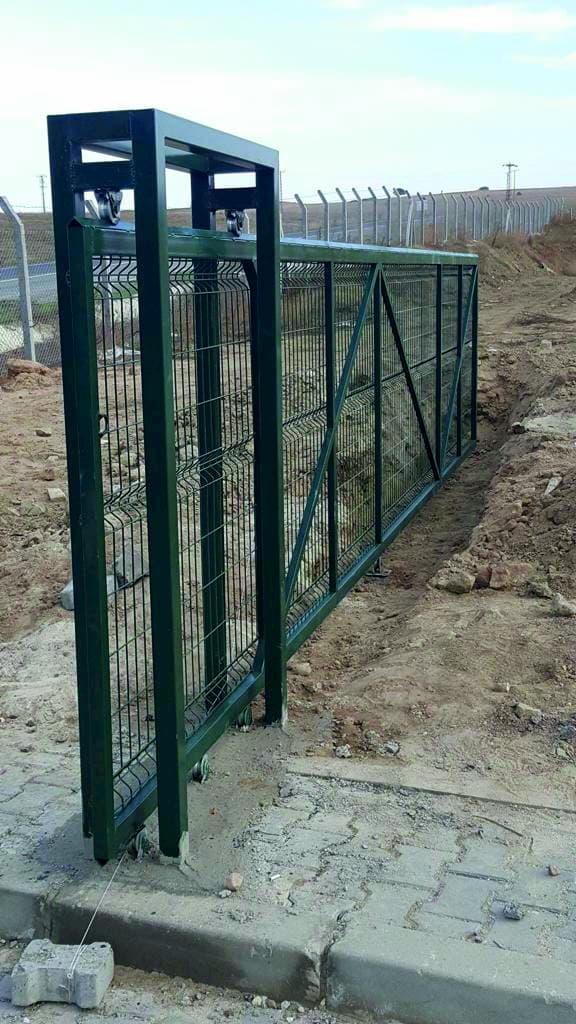 Surgulu Endustriyel Kapi